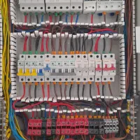 برقکار خانگی،برقکارصنعتی،نصب،تعمیرات و عیب یابی