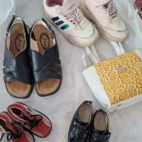 کفش و لباس بچگانه