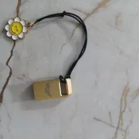 یه عدد فلش ۳۲گیگ نو دوروزپیش خریدم