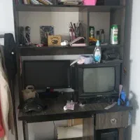 میز کامپیوتر سالم و تمیز