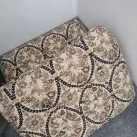 پشتی قدیمی سالم