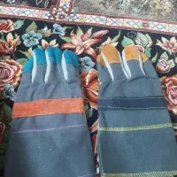 سیزده جفت دستکش کار