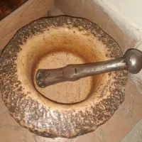 هاون سنگی با قدمت ۱۵۰ ساله