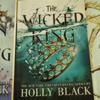 کتاب‌های twisted و the cruel prince زبان اصلی
