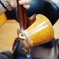 کمانچه درجه یک کاکاوند (پاساژ مرکزی طبقه بالا)|سازهای سنتی|شوش, |دیوار