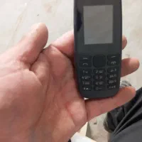 سالم است و سیم شارژ داره و کارتن داره
