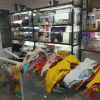 حراج مغازه پوشاک زنانه بچگانه .لوازم آرایشی. شال|لباس|خوی, |دیوار