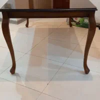 میز ناهاری خوری تک