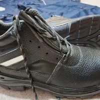 کفش ایمنی کار (محافظت کننده فلز دار پا، پوتین)