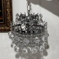 لوستر با کریستالهای تراش خورده