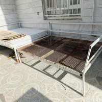 تخت فلزی بزرگ در حد نو