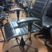 صندلی در حد نو برند لیو