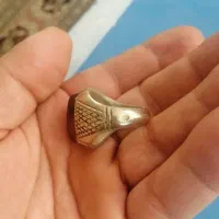 انگشتر|کلکسیون اشیاء عتیقه|اصفهان, تخت فولاد|دیوار