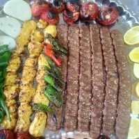 به همکار آشپز ونیمه ماهر نیازمندیم|استخدام خدمات فروشگاه و رستوران|اردبیل, |دیوار