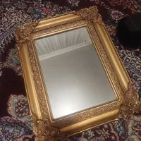 آینه قاب طلایی
