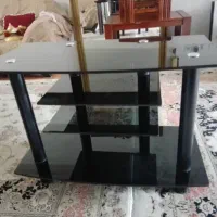 میز آرایش و آینه و میز تلویزیون و جلو مبلی  ...