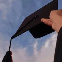 بررسی شرایط متقاضی مدرک دکترا دپارتمان زبان و هنر
