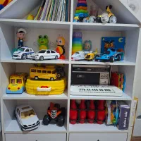 ویترین کتاب و اسباب بازی کودک