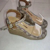 صندل رکاب دار طلقی کنفی گوچی لژ ۸ سانت سایز ۳۷