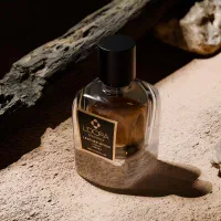 عطر لدورا لدروود و هیرکانیا