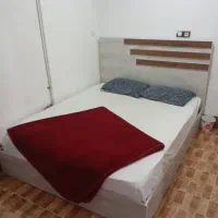 تخت خواب دونفره کارکرده با خوشخواب و زیر تلویزیون|تخت و سرویس خواب|شیراز, شهرک گلها|دیوار