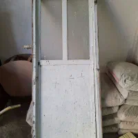 تعدادی درب و پنجره دست دوم، بدون پوسیدگی،