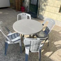 میز صندلی تا شو پلاستیکی در حد نو|میز و صندلی غذاخوری|زرند, |دیوار