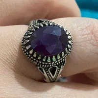 انگشتر دست‌ساز با سنگ طبیعی. یاقوت