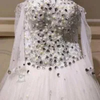 لباس عروس کمرگنی و سنگدوزی شده