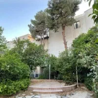 ویلایی یک خواب 100متری درازحیاط لوکیشن خوب.   بعثت