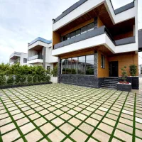 فروش-ویلای-نما-مدرن-روف-گاردن-شهرکی