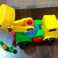 جرثقیل سازوباز Nikoo toys کاملا نو|اسباب‌بازی بچه|اراک, |دیوار