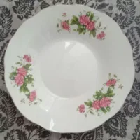 خورشت خوری گل سرخی دو دست سالم و پیش دستی|ظروف سرو و پذیرایی|قم, نیروگاه|دیوار