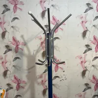 چوب لباسی ایستاده