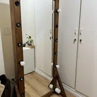 آینه قدی لامپ دار