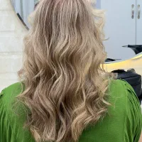 اجاره میزو صندلی در سالن زیبایی