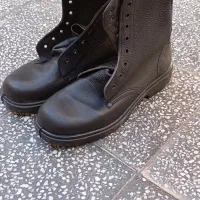 یک جفت پوتین تمام جرم|کیف، کفش، کمربند|آران و بیدگل, |دیوار