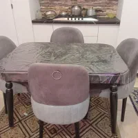 .میز ناهار خوری سه صندلی موجوده