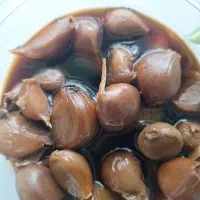 سیر ترشی ۶ ساله با سرکه طبیعی خوش طعم شیرین