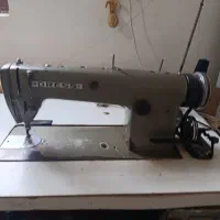 یک دستگاه خیاطی راسته دوز
