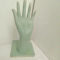 مجسمه مینیمال طرح دست