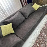 مبلمان به همراه میز عسلی