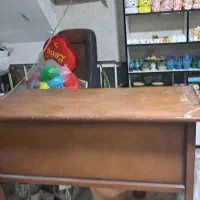 میز کار  بزرگ دارای سه کشو ویک در