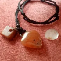 کهربا وعقیق قدیمی، درنجف اصلی، حکاکی|جواهرات|اردبیل, |دیوار