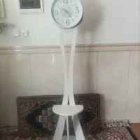 ساعت کنار سالنی