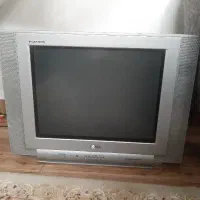 تلویزیون رنگی بسیار تمیز