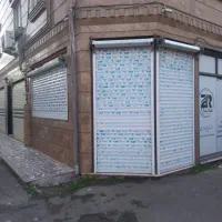 مغازه در گذر پر تردد