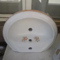 روشویی با پایه. نونو سالم وتمیر|لوازم سرویس بهداشتی|صدرا-فارس, فاز ۱|دیوار