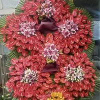 گل فروش تاج گل تبریک ترحیم.    (بازار گل)