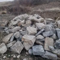 سنگ‌ پی سنگ لاشه ماسه  سیاه ماسه زرد آجر وغیره
